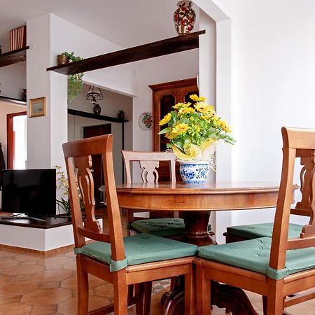 Casina Di Liliana Apartment Livorno Bagian luar foto