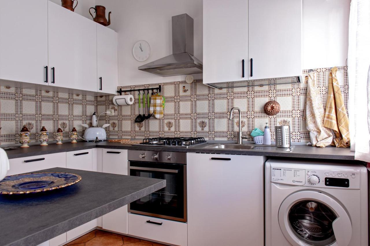 Casina Di Liliana Apartment Livorno Bagian luar foto