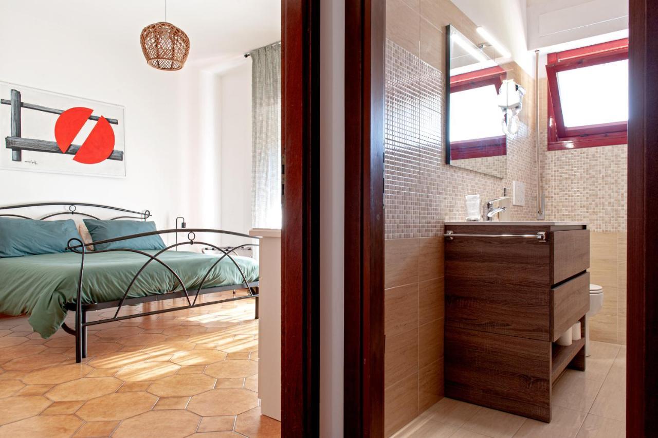 Casina Di Liliana Apartment Livorno Bagian luar foto