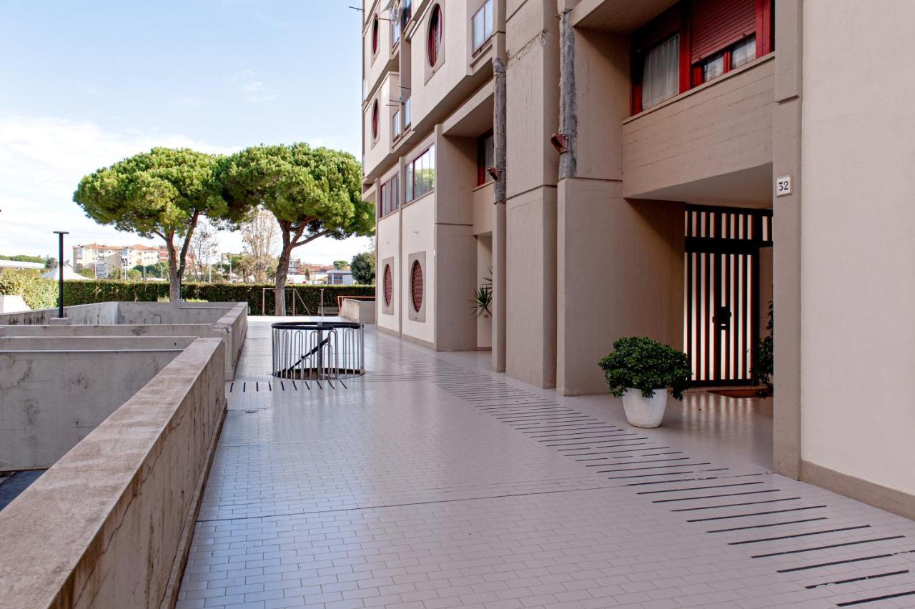 Casina Di Liliana Apartment Livorno Bagian luar foto