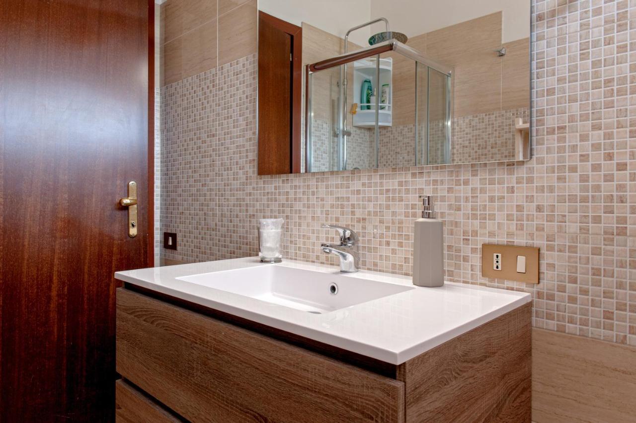 Casina Di Liliana Apartment Livorno Bagian luar foto
